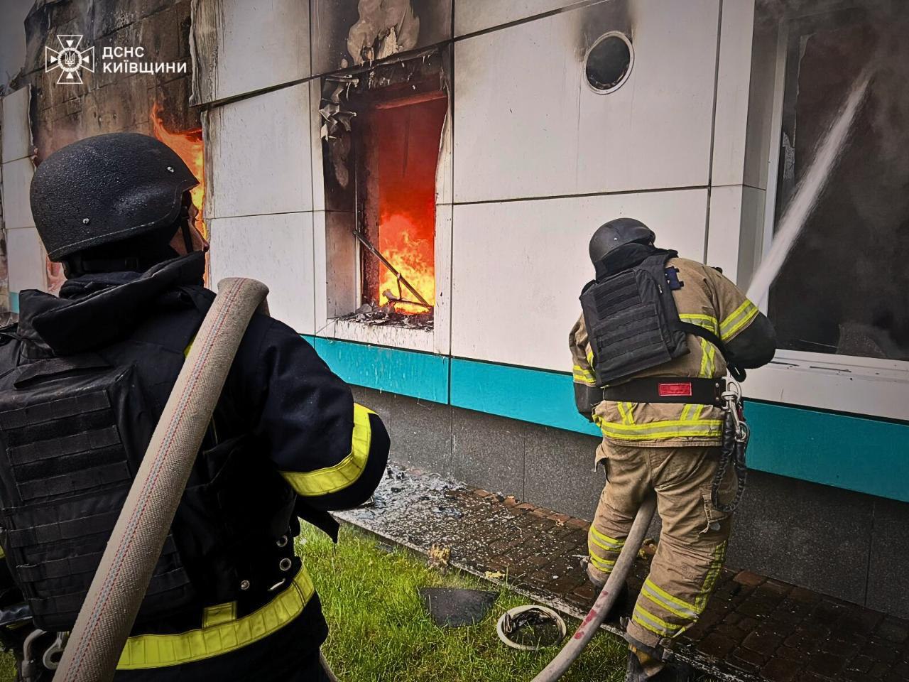 Атака дронів на Київщину: фото наслідків фото 5