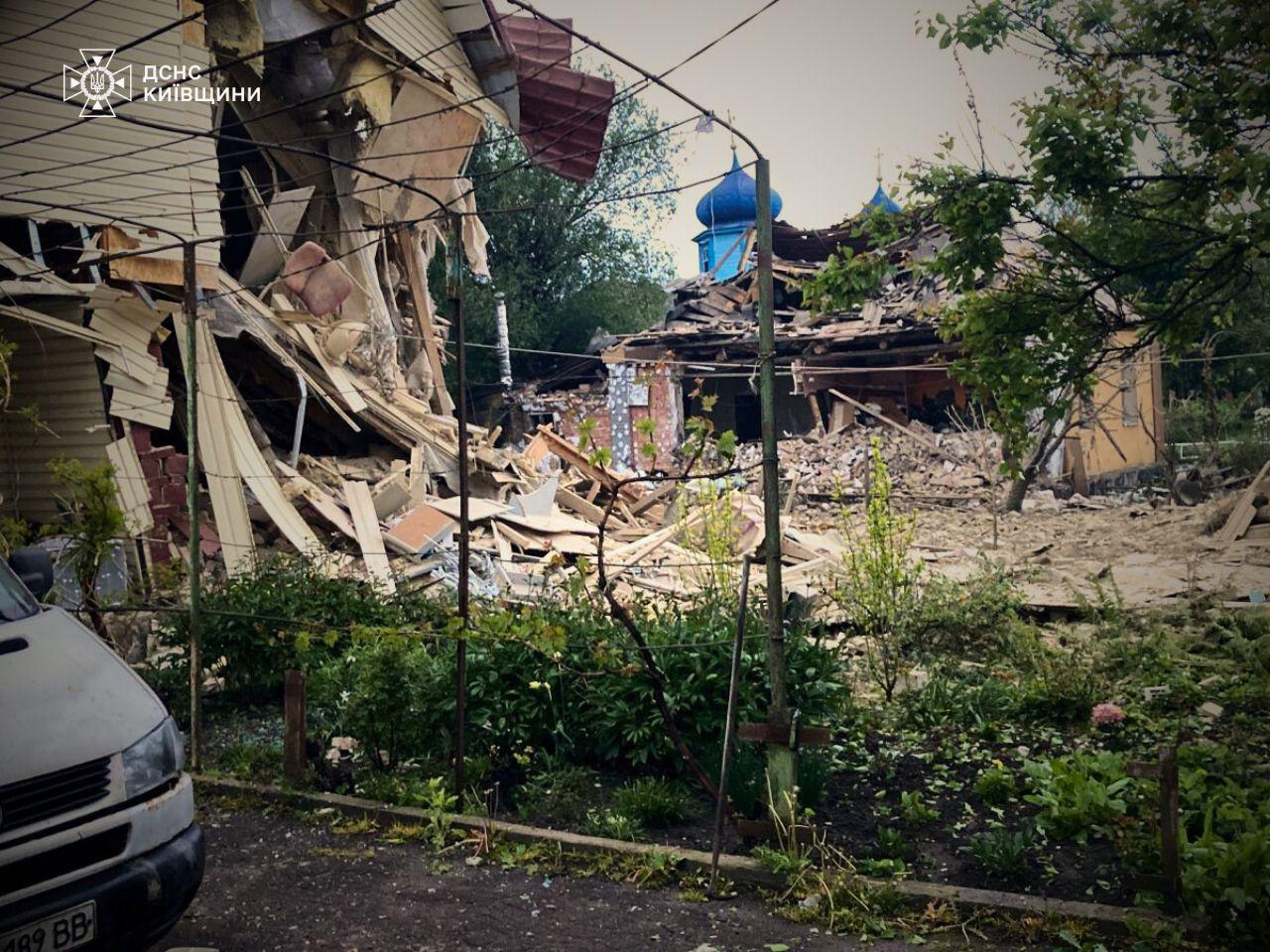 Атака дронів на Київщину: фото наслідків фото 2