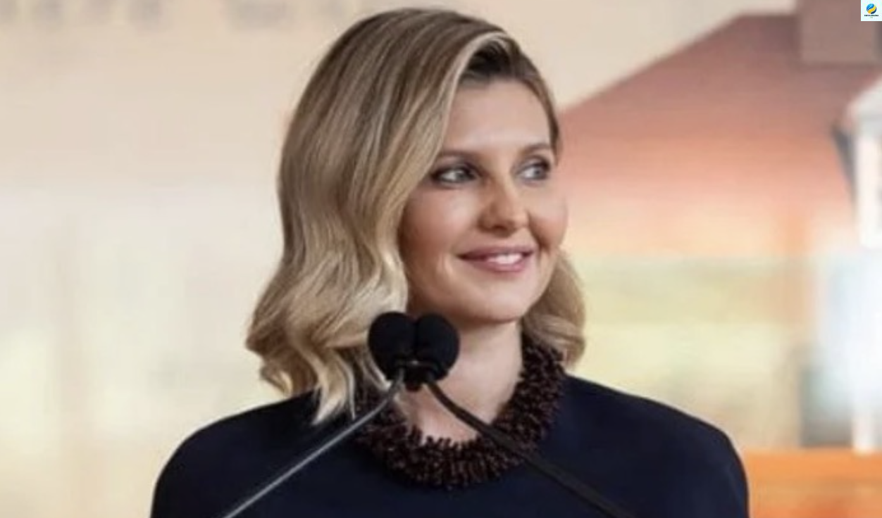 Вау, яка: Олена Зеленська показала красиве фото у вишуканій сукні. Більше…